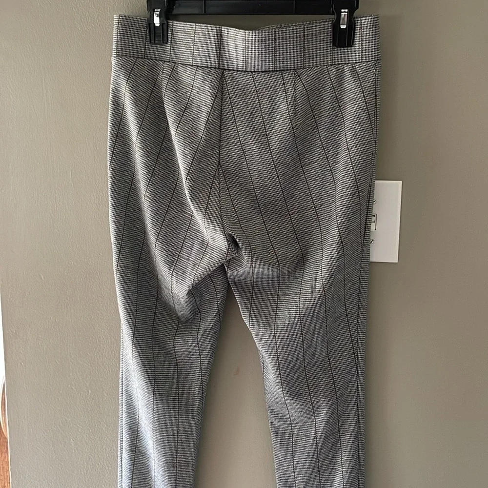 Ann Taylor LOFT Gray Plaid Leggings, Size medium